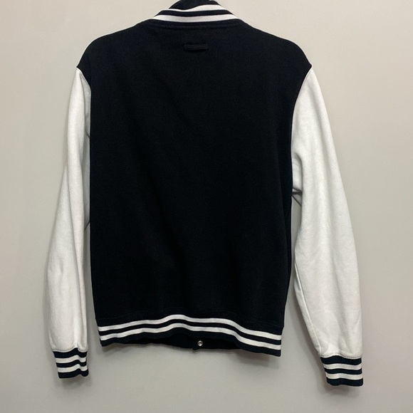 Jacket 🧥 - Picture 8 of 11